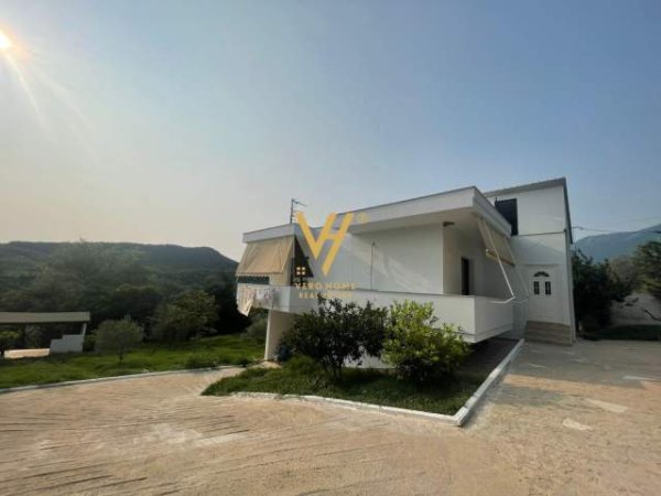 Tirane, shitet shtepi 2+1 Kati 0, 200 m² 170.000 Euro (LUNDER)