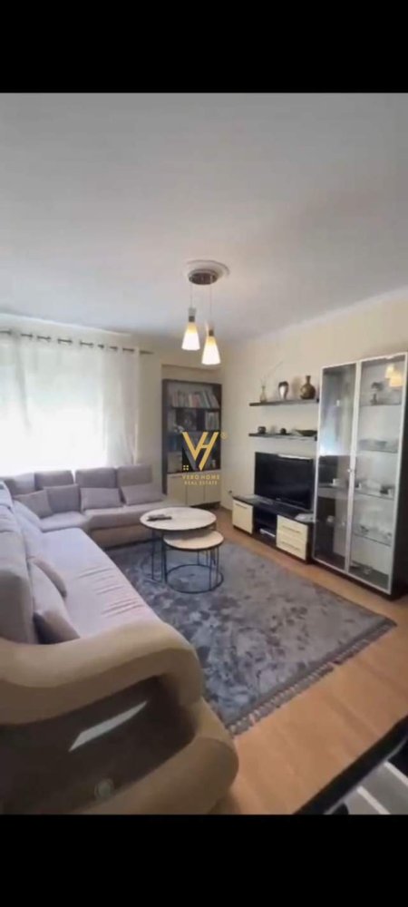 Tirane, jepet me qera apartament 2+1 Kati 6, 84 m² 800 Euro (SELVIA)