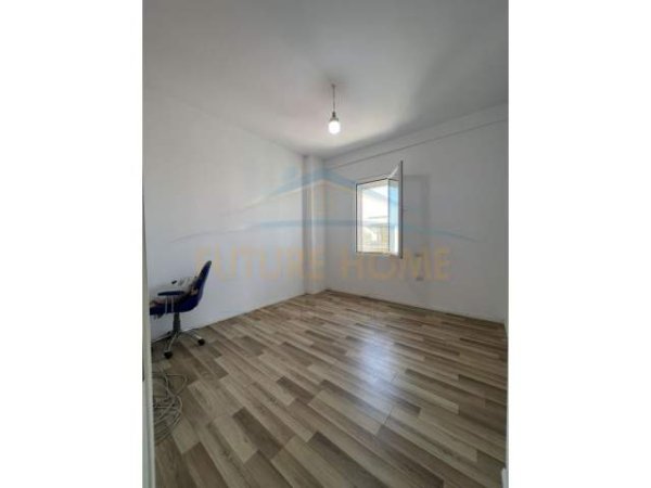 Tirane, jepet me qera apartament Kati 7, 97 m² 400 Euro (UNAZA E RE)