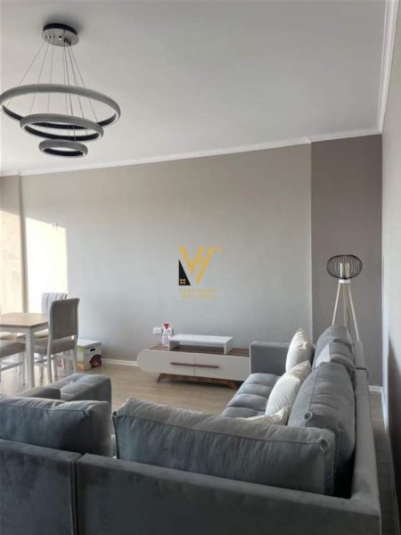 Tirane, jepet me qera apartament 1+1 Kati 4, 75 m² 380 Euro (SAUK)