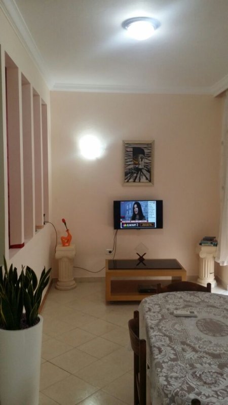 Tirane, jepet me qera apartament Kati 3, 60 m² (Riza Jasa, Pazari i Ri)