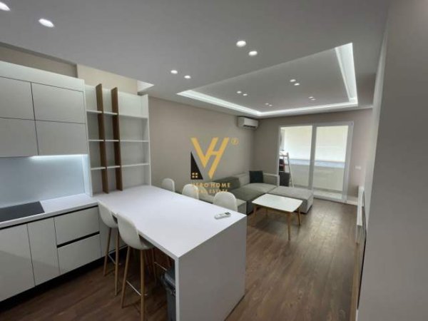Tirane, jepet me qera apartament 2+1 Kati 6, 90 m² 900 Euro (KOMUNA E PARISIT)