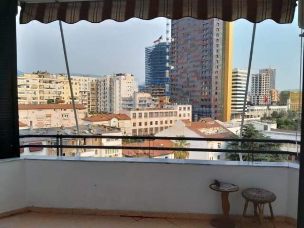Tirane, jepet me qera apartament 2+1 Kati 7, 106 m² 750 Euro (Bulevardi Zogu I)