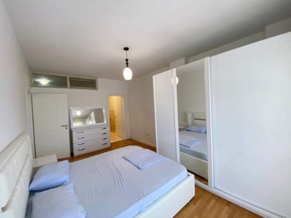 Shqiperi, jepet me qera apartament 3+1+A+BLK Kati 3, 120 m² 900 Euro (RRUGA E BOGDANEVE)