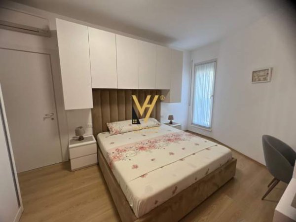 Tirane, jepet me qera apartament 2+1 Kati 5, 90 m² 700 Euro (don bosko)