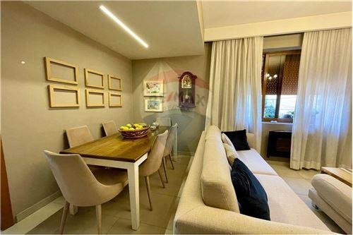 Tirane, shitet apartament 3+1+BLK Kati 2, 80 m² 160.000 Euro