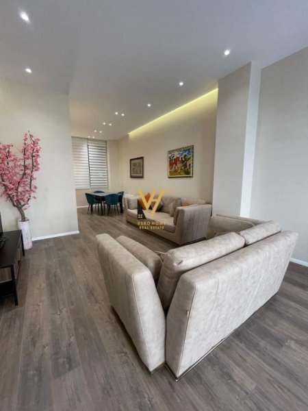Tirane, jepet me qera apartament duplex 3+1 Kati 1, 262 m² 1.200 Euro (KODRA E DIELLIT 1)