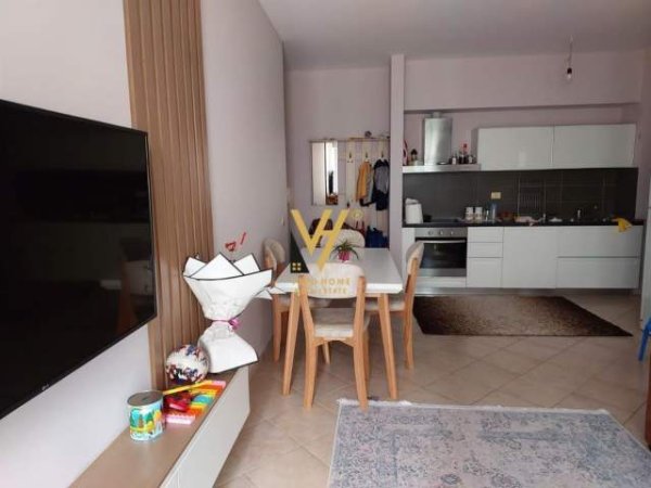 Tirane, shitet apartament 2+1+BLK Kati 4, 93 m² 105.000 Euro (yzberisht)