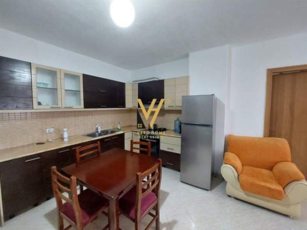 Tirane, jepet me qera apartament 2+1 Kati 2, 85 m² 42.000 Leke (5 maji)