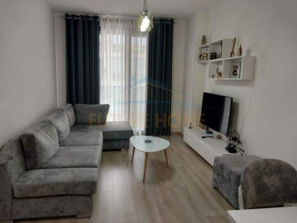 Tirane, jepet me qera apartament Kati 3, 104 m² 600 Euro (Ali Demi)