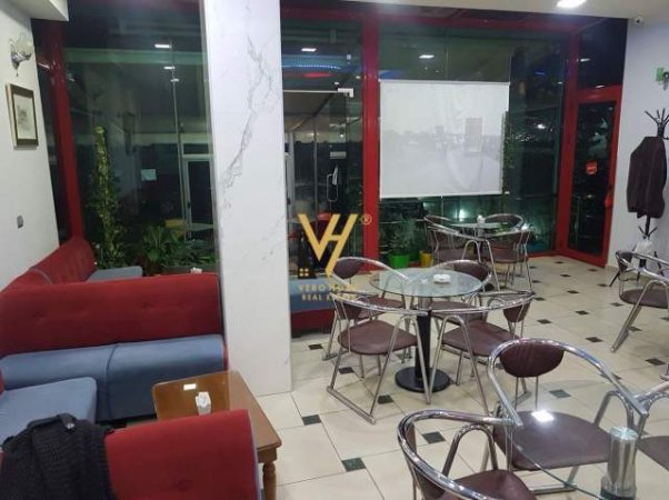 Tirane, shitet bar-kafe Kati 0, 65 m² 110.000 Euro (don bosko)