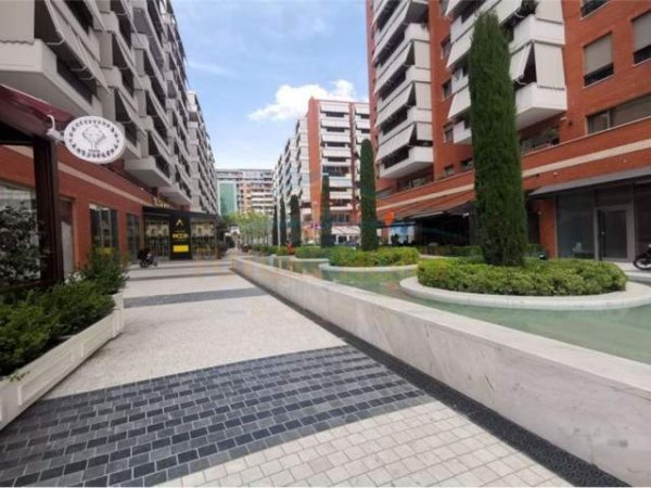 Tirane, shitet ambjent biznesi Kati 0, 120 m² 850.000 Euro (Kompleksi Delijorgji)