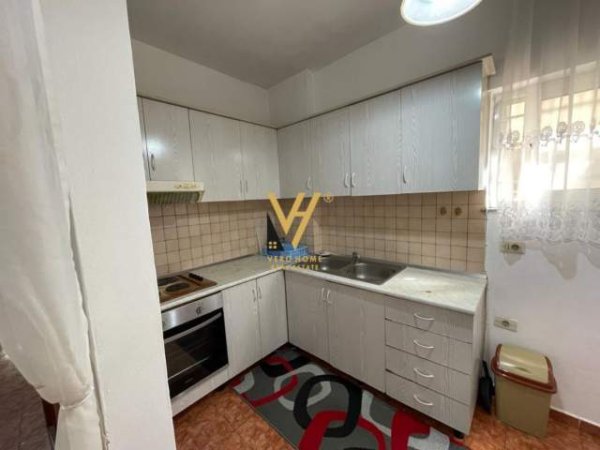 Tirane, jepet me qera apartament 2+1 Kati 2, 120 m² 500 Euro (myslym shyri)