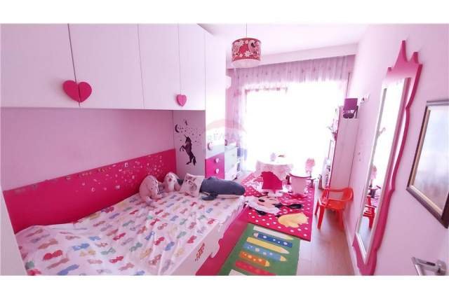 Tirane, shitet apartament 2+1 Kati 0, 150 m² 225.000 Euro