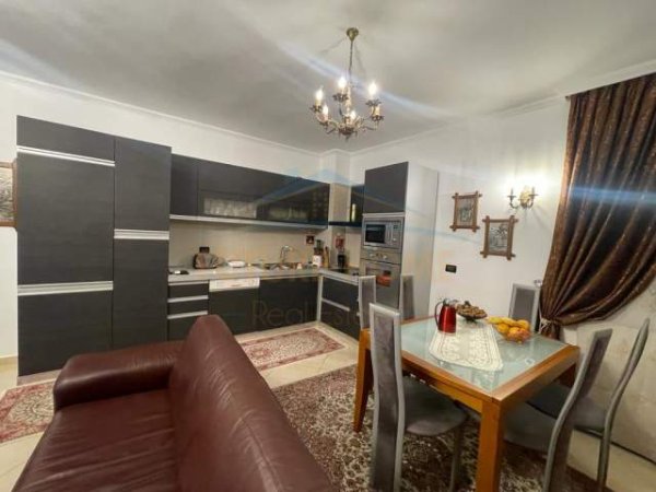 Tirane, shitet apartament Kati 4, 120 m² 150.000 Euro (fresku)