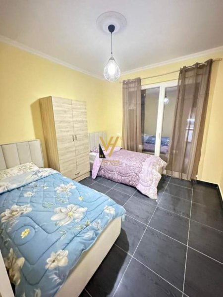 Tirane, jepet me qera apartament 2+1 Kati 4, 140 m² 600 Euro (Yzberisht)