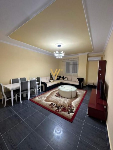 Tirane, jepet me qera apartament 2+1 Kati 4, 140 m² 600 Euro (Yzberisht)