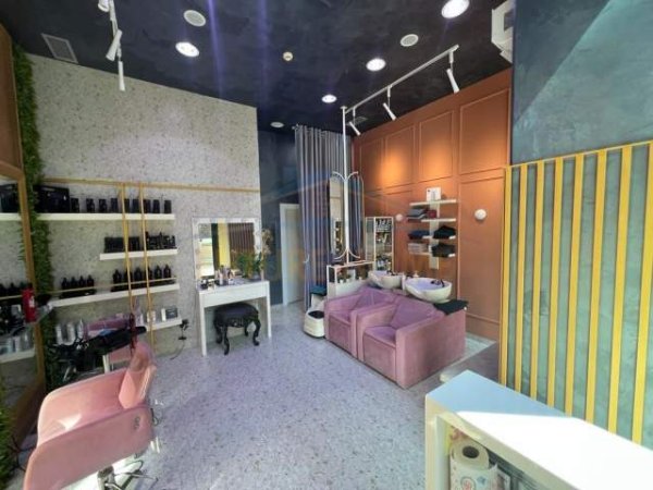 Tirane, shitet ambjent biznesi Kati 0, 39 m² 260.000 Euro (Rruga Dervish Hima)