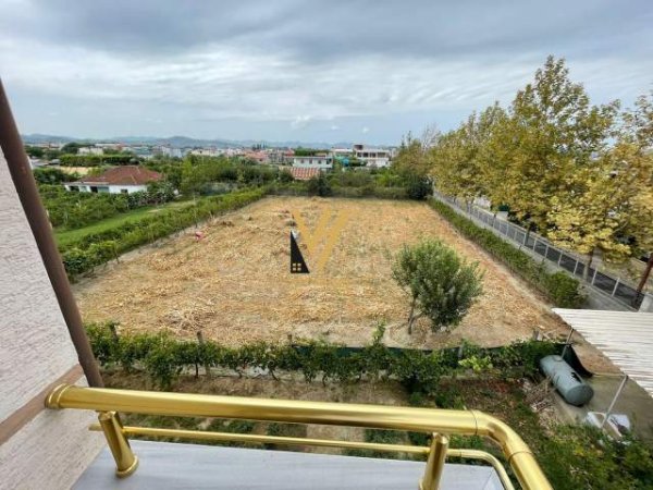 Tirane, jepet me qera toke 1.000 m² 600 Euro (kamez)
