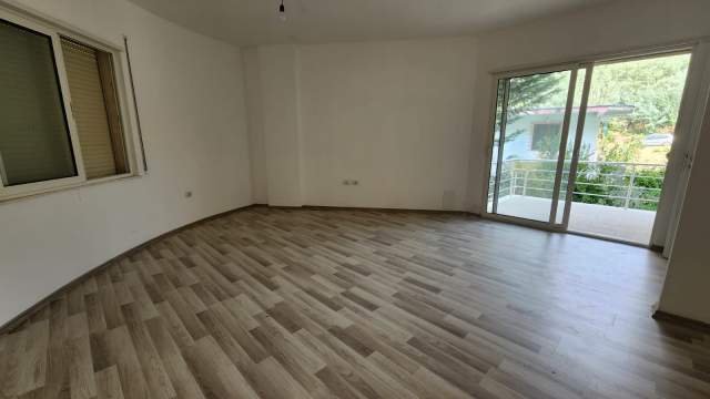 Tirane, shitet apartament 1+1 Kati 4, 82 m² 73.845 Euro (Komuna Dajt)