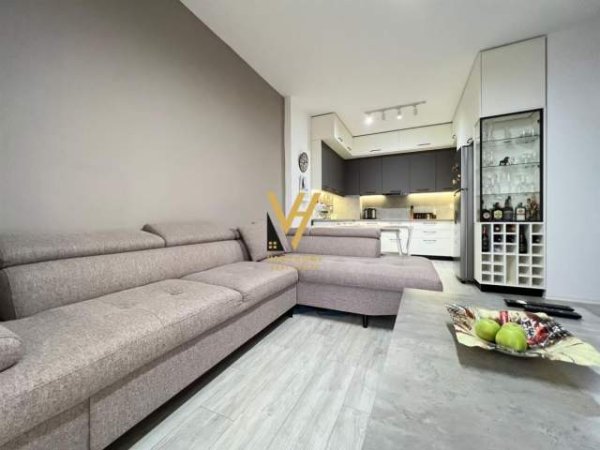 Tirane, shitet apartament 2+1 Kati 3, 104 m² 135.000 Euro (yzberisht)