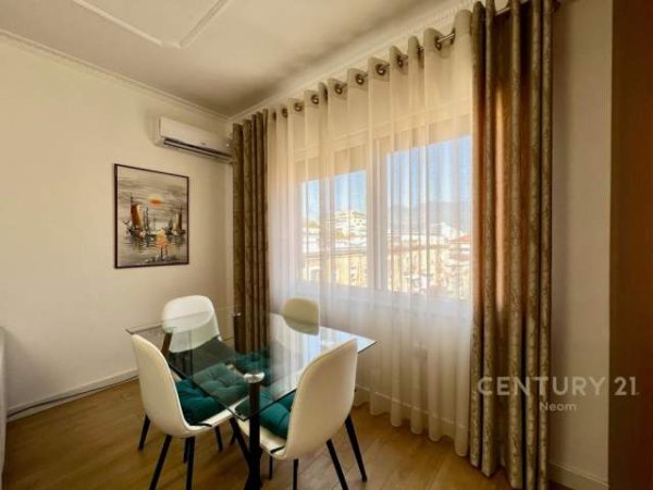 Tirane, jepet me qera apartament 2+1 Kati 6, 100 m² 850  (blloku)