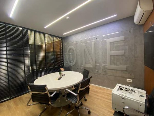 Tirane, jepet me qera zyre Kati 7, 115 m² 2.500 Euro (Ambasador 3)