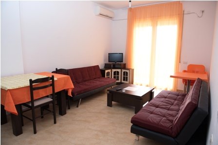 RENT APARTAMENTS IN Vlore, jap me qera apartament Kati 2, 76 m² 30 Euro/nata (Rr.Aleksander Moisiu)