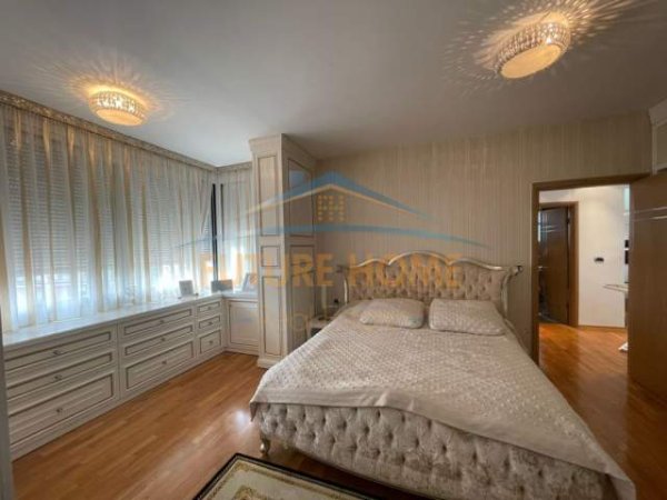 Tirane, jepet me qera apartament 2+1 Kati 8, 120 m² 1500  (Vaso Pasha)