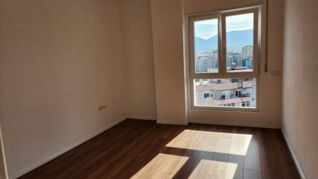Tirane, shitet apartament 2+1 Kati 10, 96 m² (rruga e Barrikadave)