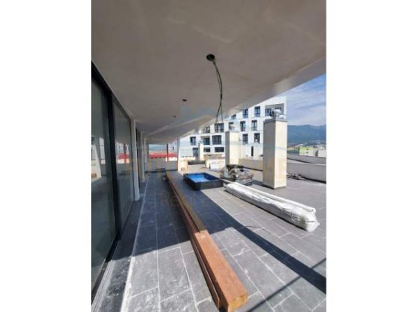 Tirane, jepet me qera ambjent biznesi Kati 8, 380 m² 2.200 Euro (Rruga e Dibres)
