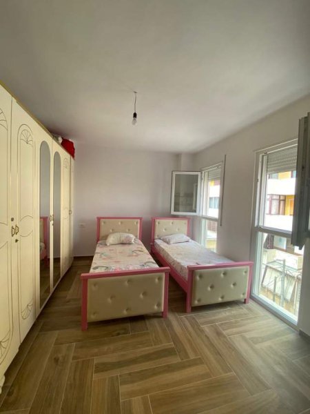 Tirane, shitet apartament Kati 3, 90 m² 157.500 Euro (BRAKA)