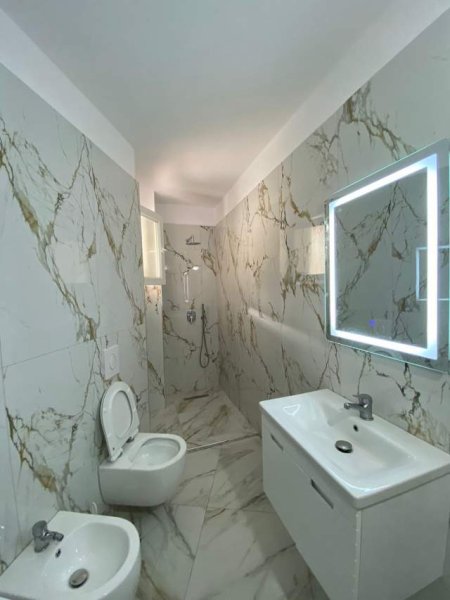 Tirane, shitet apartament Kati 3, 90 m² 157.500 Euro (BRAKA)