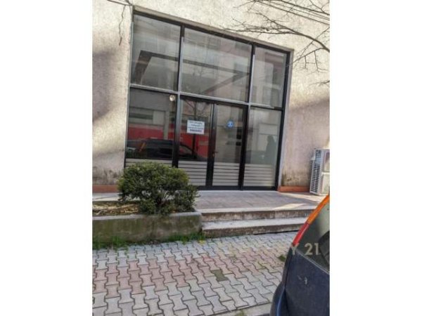 Tirane, shitet ambjent biznesi Kati 0, 52 m² 67.000 Euro (Yzberish)