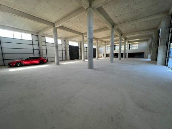 Tirane, jepet me qera ambjent biznesi Kati 0, 2.000 m² 11.000 Euro (kashar)
