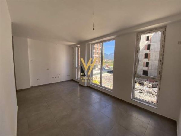 Tirane, jepet me qera apartament 1+1+BLK Kati 1, 70 m² 400 Euro (bulevardi i ri)