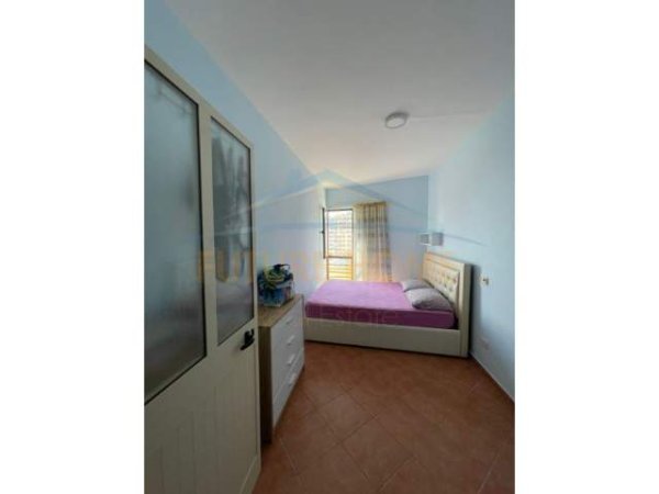 Durres, jepet me qera apartament Kati 4, 53 m² 250 Euro (Rruga Taulantia)