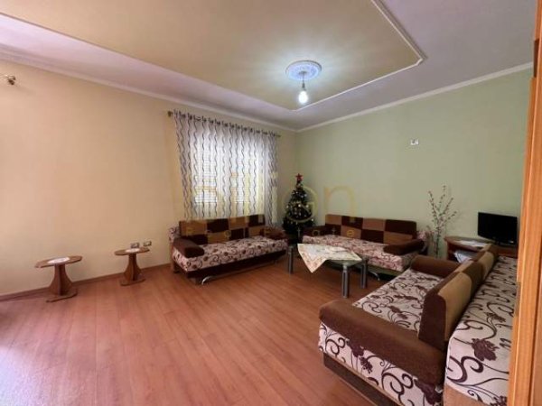 Tirane, jepet me qera apartament Kati 1, 120 m² 800 Euro (Kombinat, Tirana, Albania)