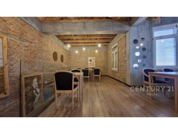 Tirane, shitet bar-resorant Kati 2, 258 m² 1.700.000 Euro (Pazari I ri)