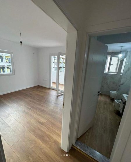 Tirane, shitet apartament 2+1 Kati 4, 70 m² 105.000 Euro (Rruga Bardhyl)