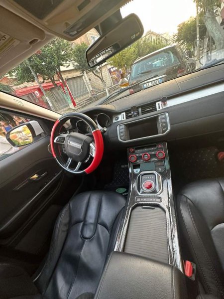 Tirane, shitet Range Rover Evoque Viti 2013, 16.000 Euro