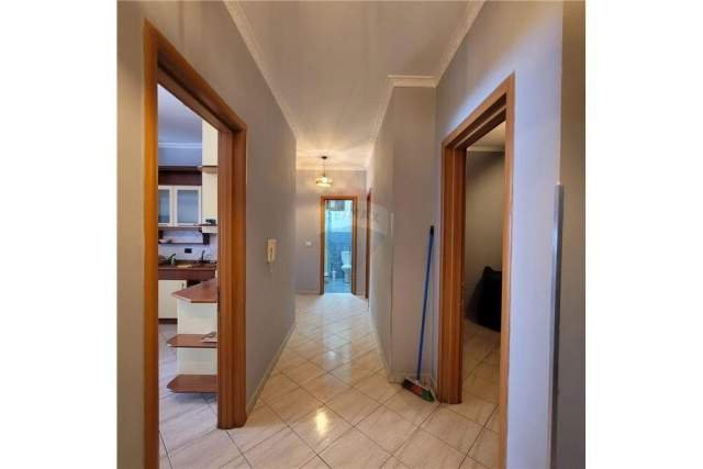 Tirane, shitet apartament 3+1 Kati 1, 138 m² 210.000 Euro (Rruga Haxhi Dalliu)
