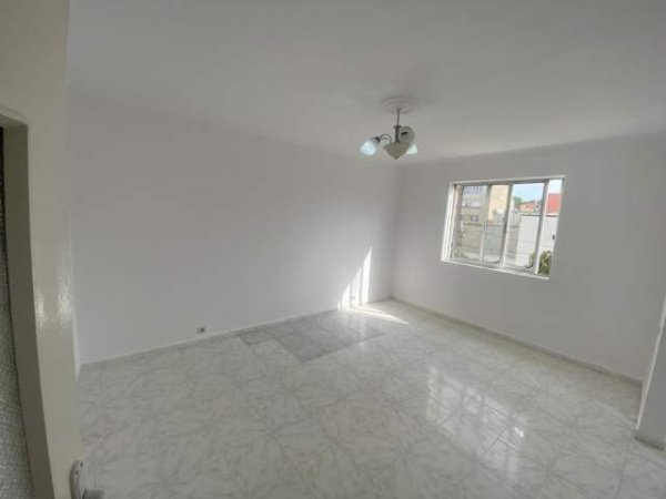 Tirane, shitet apartament 1+1 Kati 3, 54 m² 66.000 Euro (Allias)