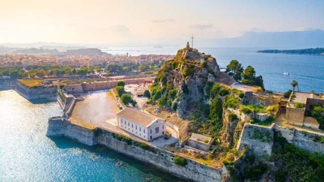 Tirane, ofroj Pakete ne bregdet Greqi 1.170 Euro