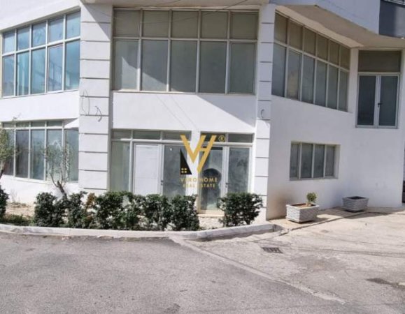 Tirane, jepet me qera zyre Kati 1, 300 m² 300 Euro (FRESKU)