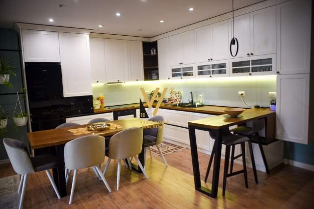 Tirane, shitet apartament 2+1 Kati 1, 115 m² 170.000 Euro (KINOSTUDIO)