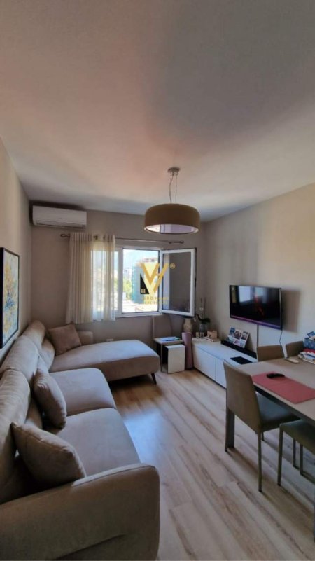 Tirane, shitet apartament 1+1+BLK Kati 9, 59 m² 132.000 Euro (KOMUNA E PARISIT)