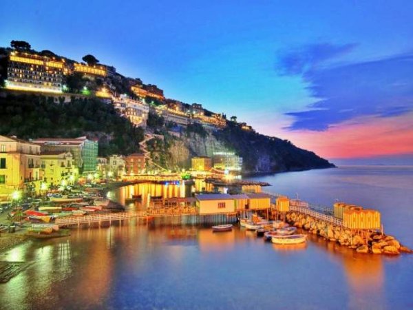 Tirane, ofroj City-tour Itali Napoli, Sorrento, Kapri, Amalfi, Salerno 349 Euro