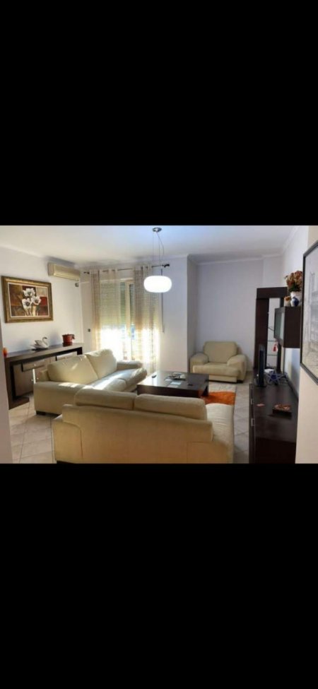 Tirane, jepet me qera apartament 2+1 Kati 5, 108 m² 600 Euro (Rruga e Dibres)