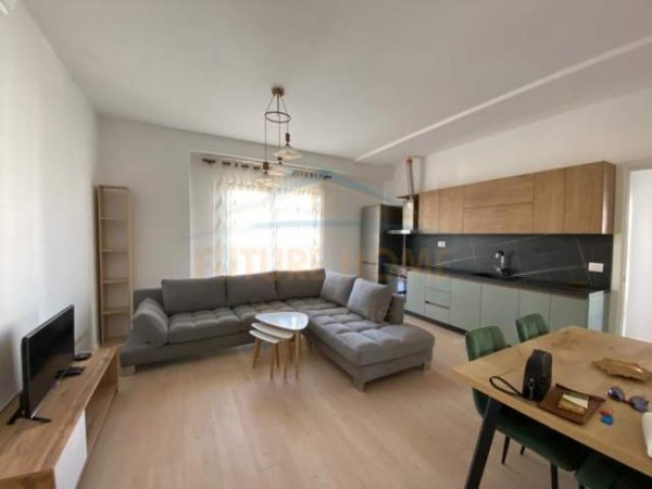 Tirane, jepet me qera apartament Kati 4, 124 m² 1.000 Euro (Garden Building Residence)
